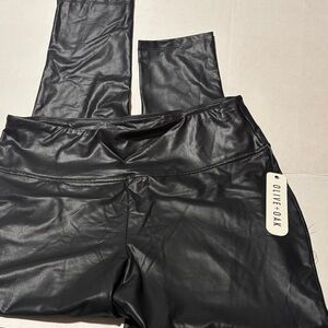 Olive & Oak Shiny Black Leggings faux Leather